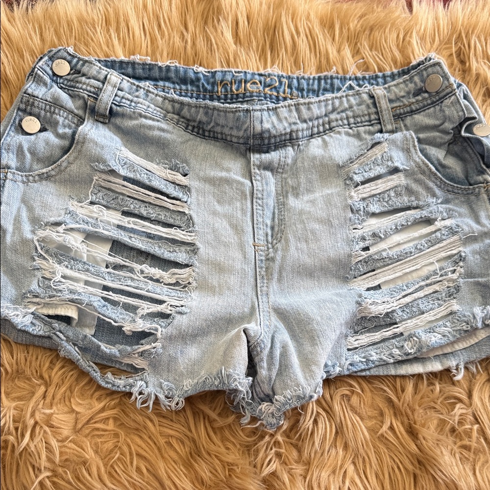 Ruffled Light Wash Distressed Denim Shorts - Women